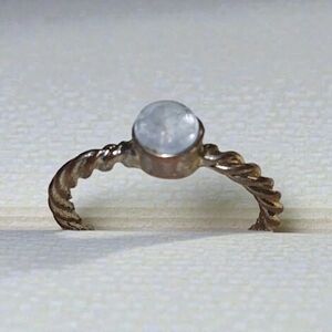 Vintage Moon Stone With Elegant Gold-Toned Twisted Band Ring